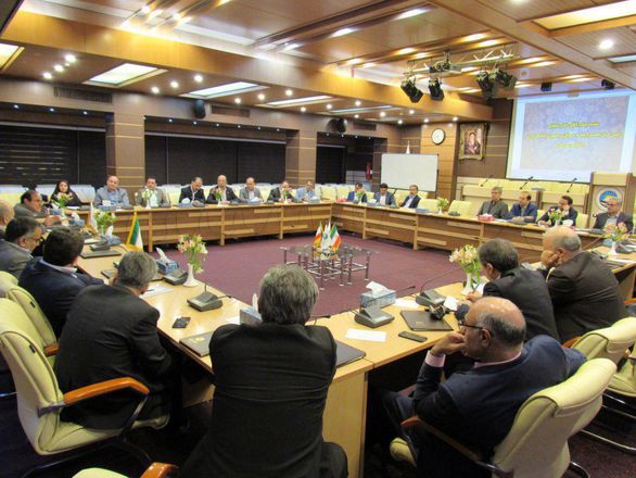 مقاومت جدی بدهکاران کلان بدحساب برای خروج از صنعت بیمه!