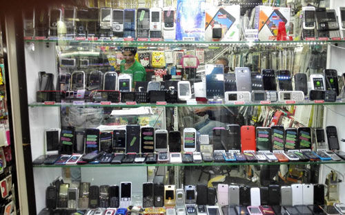 اعضای اتحادیه تلفن همراه از بیمه نامه عمر استقبال میکنند