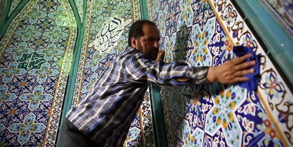 خادمان مساجد 10 سال است که با مشکلات بیمهای مواجهاند