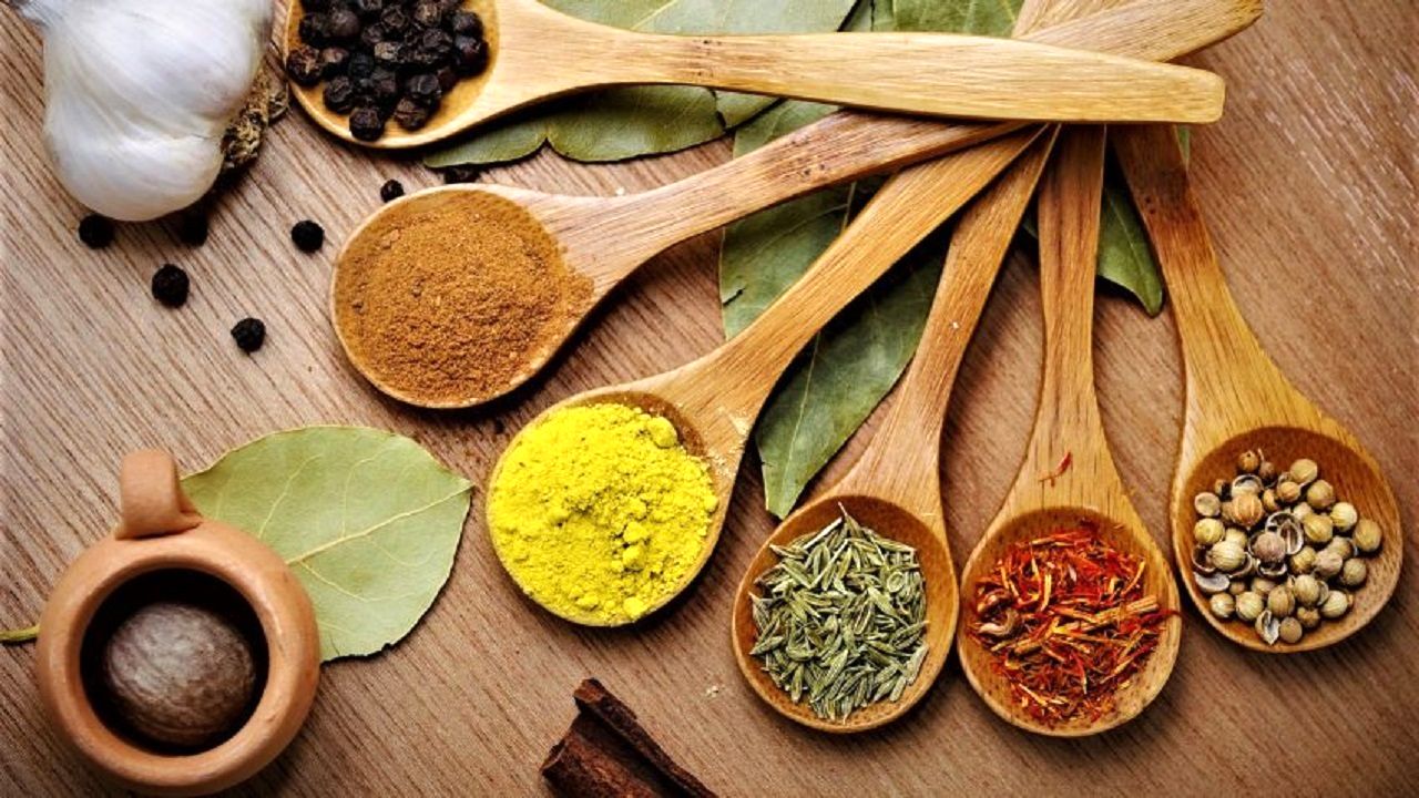افزودن سبزیهای معطر به کاهش فشار خون و سلامت قلب کمک می کند