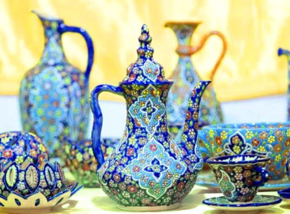 برای جذب اعتبار بیمه هنرمندان صنایع دستی پیگیری میکنیم