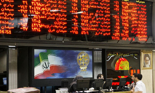 نماد ۱۰ بانک و موسسه اعتباری در تالارشیشهای سبز پوش شد