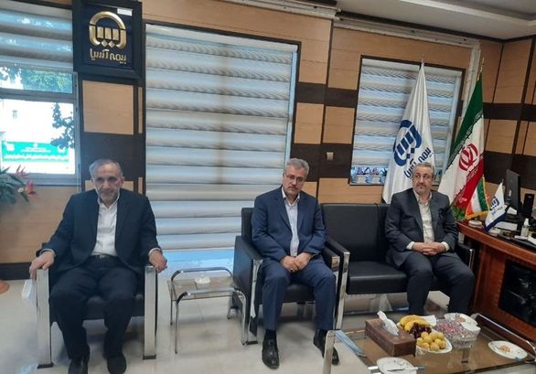 اداره کل امور مالیاتی استان اردبیل از بیمه آسیا تقدیر کرد