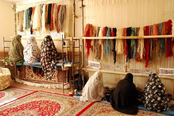70درصد حق بیمه قالیبافان رزن توسط دولت پرداخت میشود