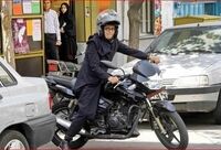 مشکل صدور «گواهینامه موتورسواری زنان» حل شد
