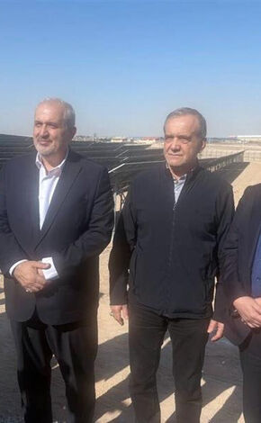 همتی: بانک مرکزی آمادگی کامل برای حمایت ارزی و ریالی از توسعه انرژی‌های تجدیدپذیر  دارد
