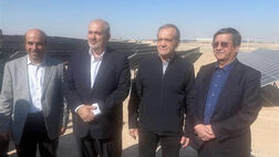 همتی: بانک مرکزی آمادگی کامل برای حمایت ارزی و ریالی از توسعه انرژی‌های تجدیدپذیر  دارد
