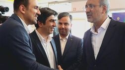 بازدید رئیس‌کل بیمه مرکزی جمهوری اسلامی از غرفه بیمه دی در همایش "بیمه و توسعه"

