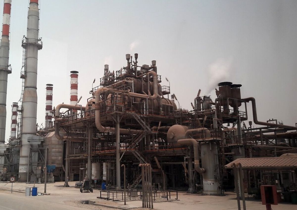 Нефтегазовая промышленность в иране. Иран ирак нефть. Добыча нефти в иране. Иран нефть и газ. Иран shazand petrochemical.