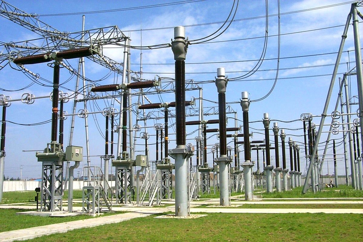 قیمت برق و گاز برای کسب و کارها در انگلیس نصف میشود