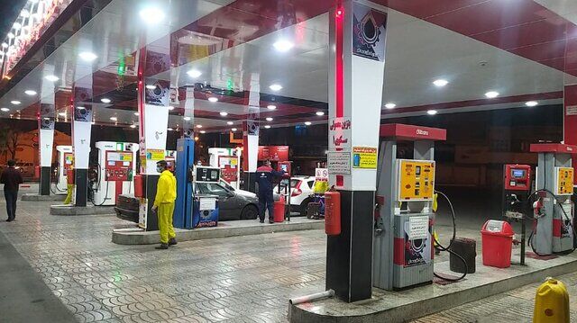 سهمیه بنزین با کارت‌های جایگاه‌داران در تهران افزایش یافت