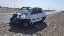 توقیف خودرو با زنی روی سقف
