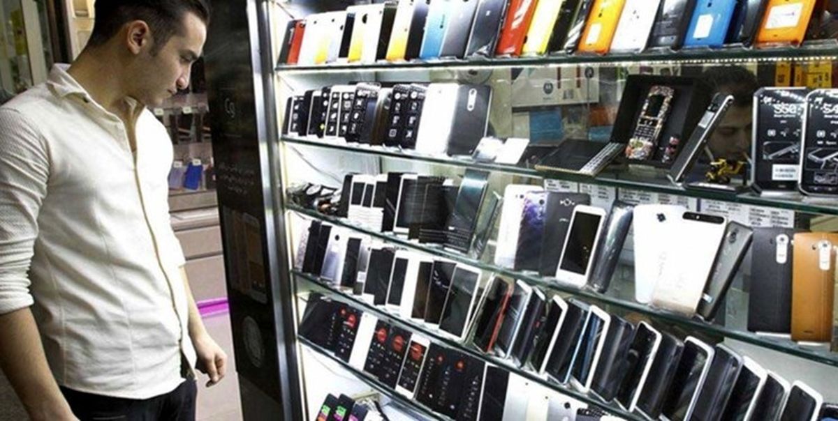 2.3 میلیارد دلار صرف واردات گوشیهای لوکس بالای 600 دلار شد