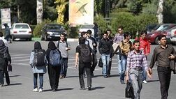 سهم فارغ التحصیلان از مجموع جمعیت بیکار کشور ۴۲ درصد است