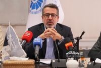 نام خبرنگار به عنوان عنصر آگاهی بخش و شاهرگ خبررسانی در جامعه می درخشد