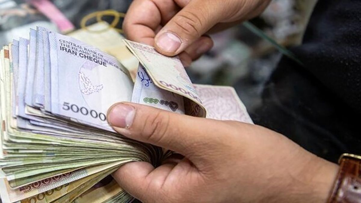 افزایش حقوق کارمندان از آبان اجرایی میشود؟